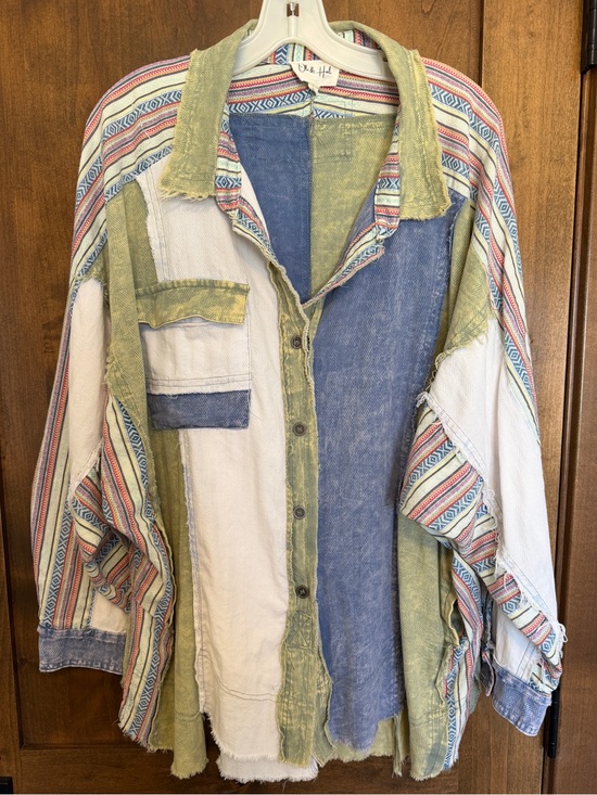 Oli & Hali Tops - OLI & HALI button down shirt size L